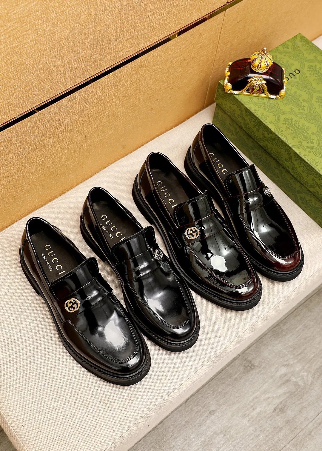 Men's shoes 💰560 💐 Product trademark: GUCCI "Gucci" casual leather shoes Regular size: 38-44 (45🉑️customized) Product materials: Selected imported first-layer open-edge beaded calfskin upper + classic hardware buckle, imported water-dyed cowhide leather lining. Strong three-dimensional visual effect, rubber outsole Color: 2⃣️colors available